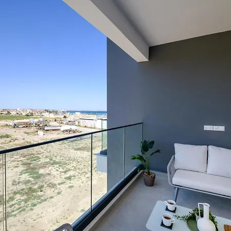 Artemis 204 - Seaside Stories * Livadhia