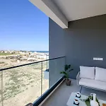 Artemis 204 - Seaside Stories * Livadhia