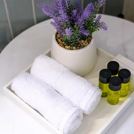 Artemis 204 - Seaside Stories * Livadhia