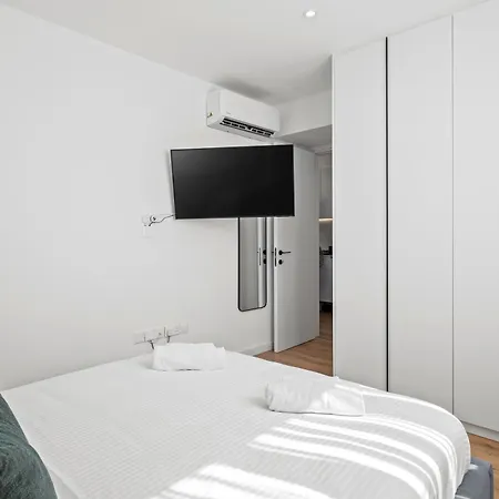 Artemis 204 - Seaside Stories Livadhia